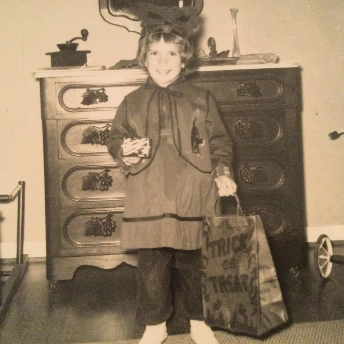 1950s Halloween Costume CAT Girl Kitty Mask Kids Vintage Snapshot PHOTO