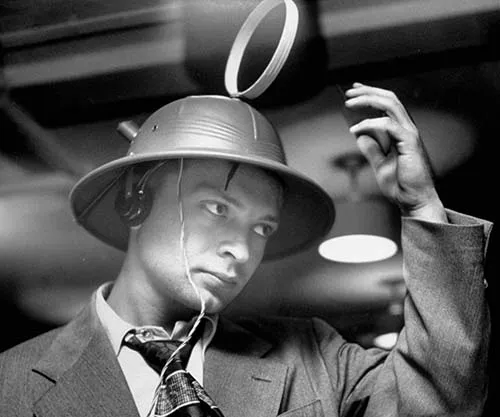 The story of the Radio Hat through vintage photographs, 1949 - Rare  Historical Photos