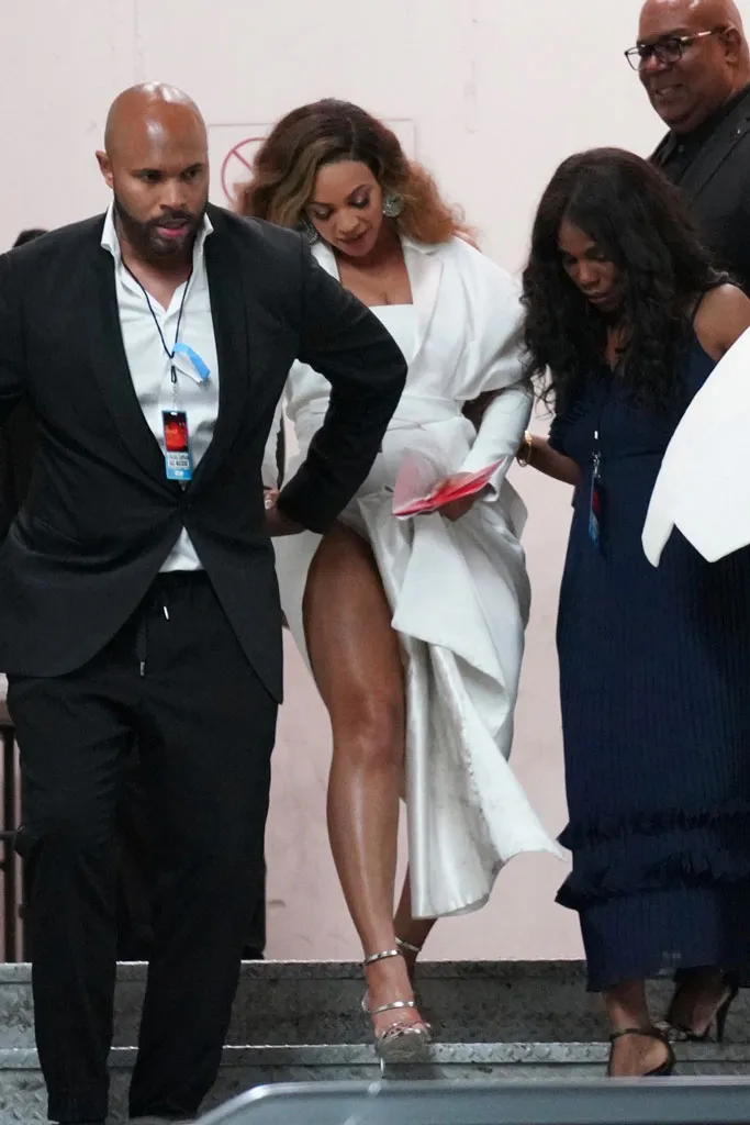 Beyoncé's Leggy balmain teen Couture Dress, balmain teen Navy Cotton Polo,  Sandals at NAACP Image Awards – Cancerdusein News