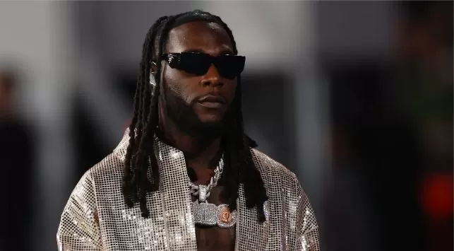 BET Awards 2023: Burna Boy ganha o prêmio de Melhor Ato Internacional