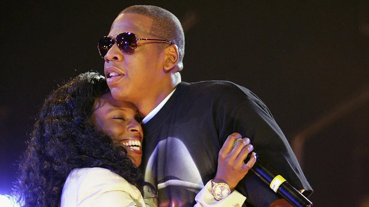 Foxy Brown nega rumores sobre relacionamento estranho com Jay-Z