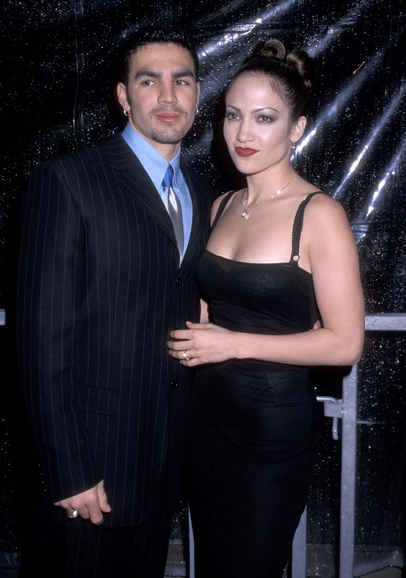 Ex-husband accuses Jennifer Lopez of having affair with recently arrested mogul pH๏τo 2