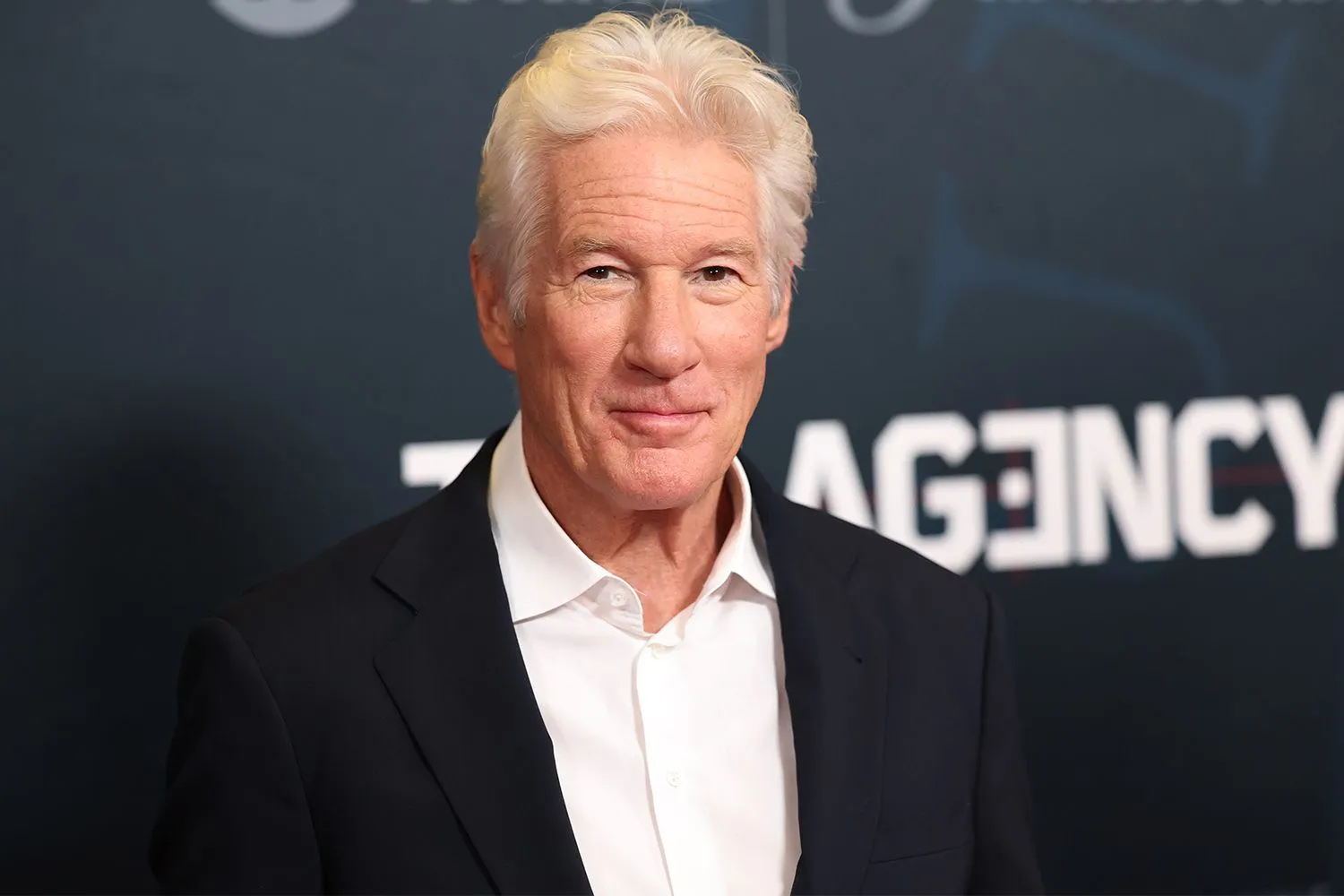 Pourquoi Richard Gere a choisi de « prendre du recul » par rapport à la célébrité et à l’attention dans les années 90