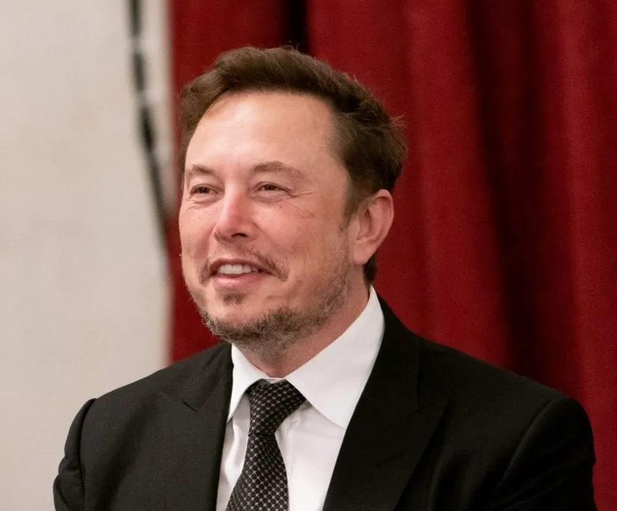 Selon les révélations de la biographie d'Elon Musk : antipatie envers Trump, brigas avec Grimes, medo do pai