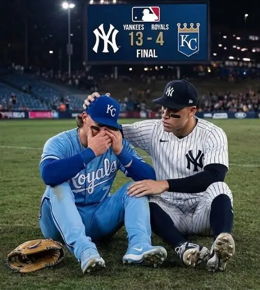 Cover Image for A video over 4 minutes long has been revealed, capturing the moment when the crowd roared after the New York Yankees’ commanding 13–4 victory over the Kansas City Royals, while Bobby Witt Jr. sat quietly alone in the dugout. “THE MOST EMOTIONAL MOMENT OF THE NIGHT” shows an emotional conversation between two top players.