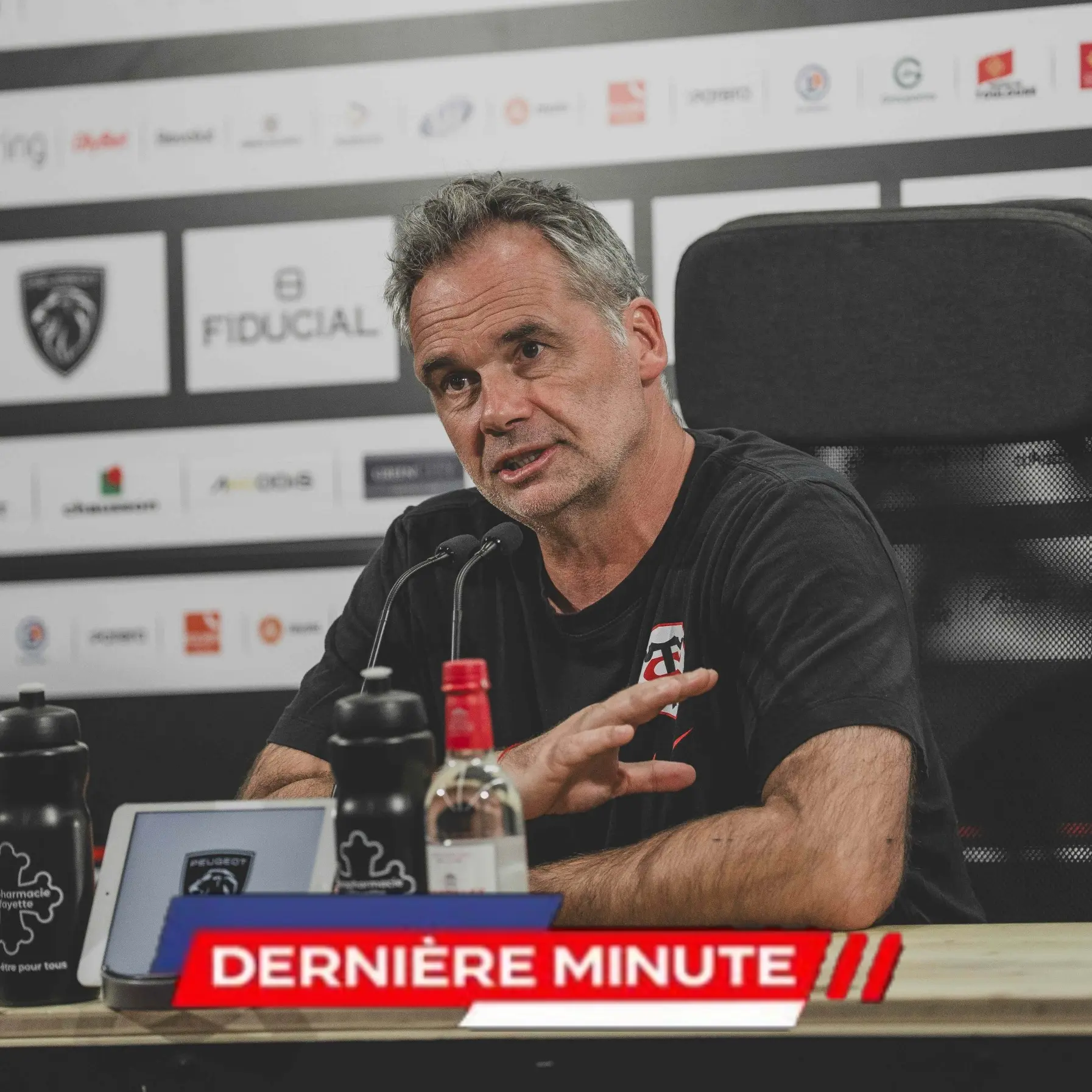 Cover Image for 🔥 C’EST PEUT-ÊTRE LA MEILLEURE NOUVELLE QUE LES SUPPORTERS DU STADE TOULOUSAIN ATTENDAIENT. Dans une décision qui a suscité un immense enthousiasme au sein de la communauté du Stade Toulousain et dans tout le monde du rugby français